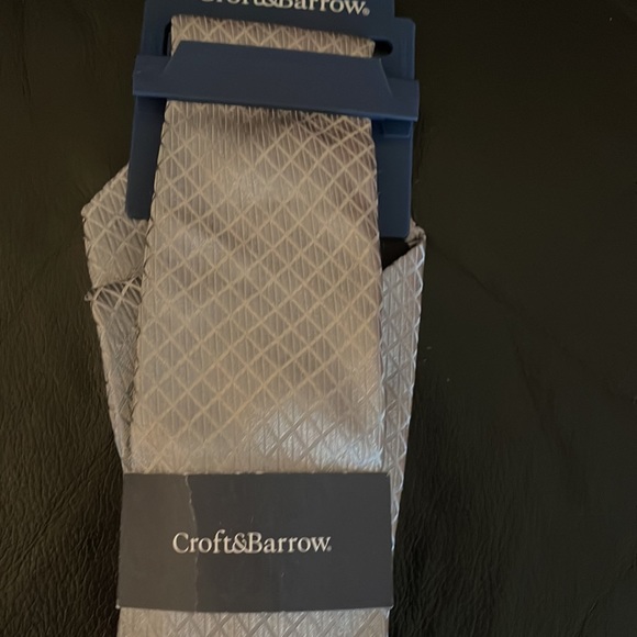 Tie - Picture 3 of 4